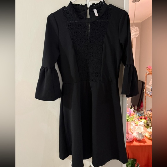 Xhilaration Black Long Sleeve Dress with Lace - Picture 1 of 6